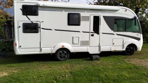 Freedom on wheels! Luxurious spacious motorhome with all amenities