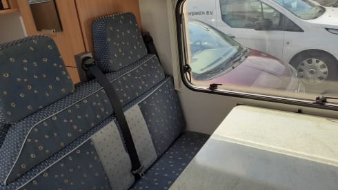 2p Fiat semi-integrated uit 2004