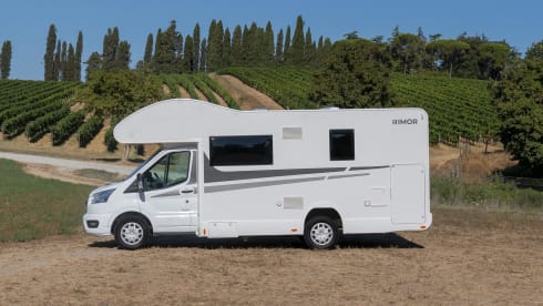 Kilig 9 – 2024 Rimor Kilig 9, 6 Berth Motorhome with Optional Garage