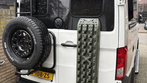 4p Volkswagen Crafter 2.0TDI custom build Off-road Full Electric 