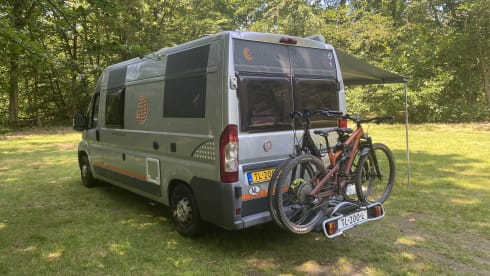 Lovely 2p Dethleffs bus with 160 hp