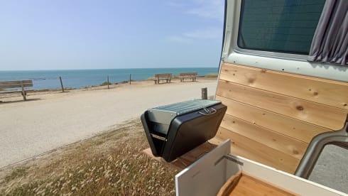 Miles – VW T4 Van Equipment – Compact Comfort for Travel in Sardinia