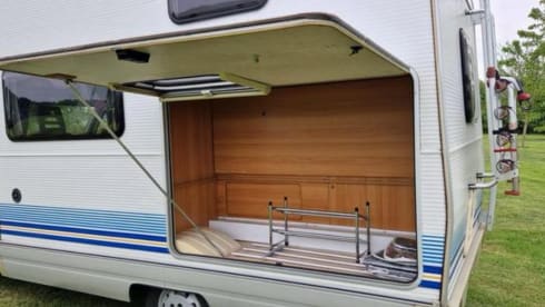 Marietje – Compact yet spacious camper for 6 people