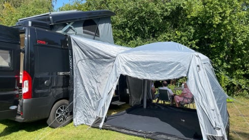 Frida  – Dreamer 55UP large campervan