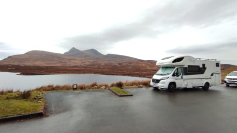 Dolly – Luxury 7 birth Family Motorhome 