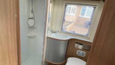 Sunny – Your next family holiday - 2020 6 Berth Motorhome