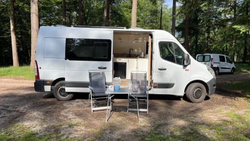 Sven the van – 2p Renault bus from 2015
