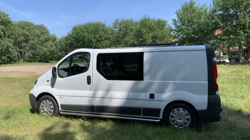 KIWI  7 – Opel Vivaro (ECO) bus camper . completely self-sufficient