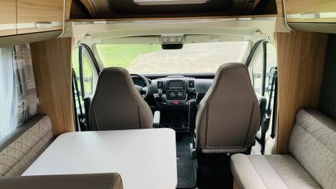 Adria matrix 670 SL model 2022 (4-5 pers. / complete for holidays)
