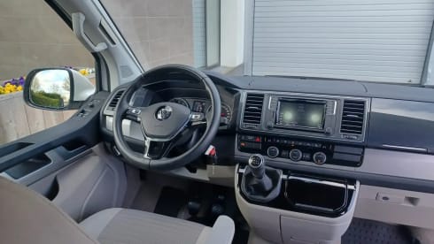 CalOcT6 – 4p Volkswagen campervan from 2018