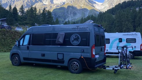 2p Knaus Vantourer bus from 2022 with spacious garage