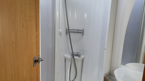 LMC A 651 G alcove 6 persons