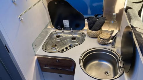 Roxi – Dethleffs Semi-integrated 4p from 2021 (Very nice and complete)