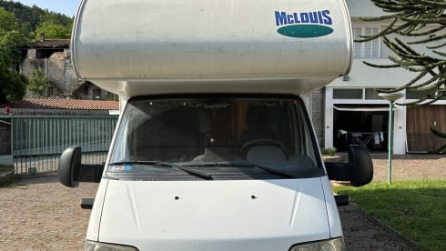 JoyRider – Camper with sloping ceilings for 7 people