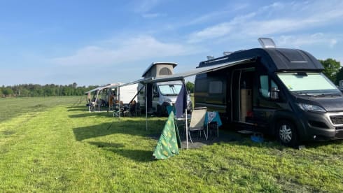 Campervan Globe-Traveller Pathfinder X