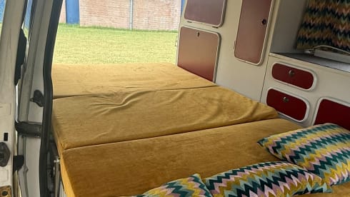 het witte schaap – 4-person Volkswagen campervan from 1997