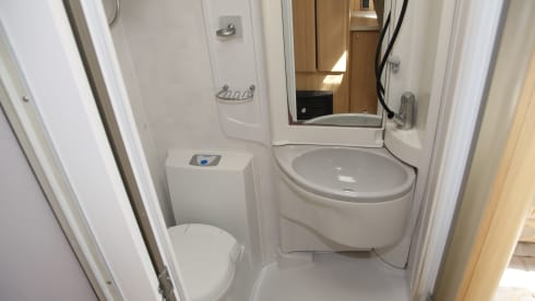 Bessie – 6 berth pet friendly motorhome, based between Brighton and Gatwick