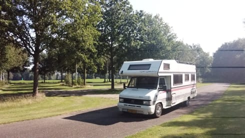 Large 6 person camper for rent. LMC Liberty