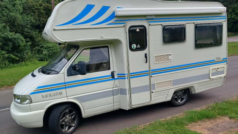 VW Navigator – Volkswagen Coachbuilt U-förmiger Lounge-Teilintegrierter mit 4 Schlafplätzen aus dem Jahr 1999