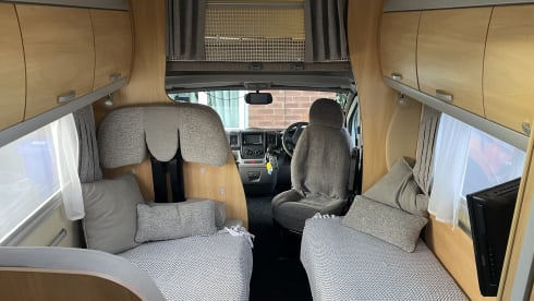 Journey cruiser – 5 berth ace adventurer from 2009 (7.5t - C1 license required)