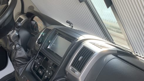 Knaus VanTourer 630 Bus Camper 