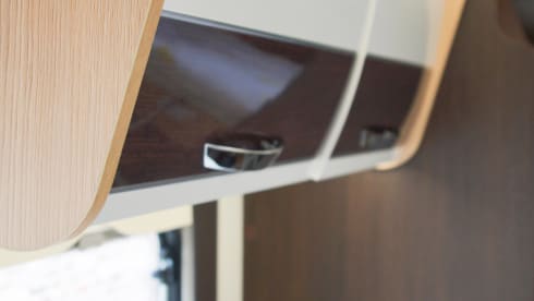 Kampeerwagen met 6 ruime slaapplaatsen