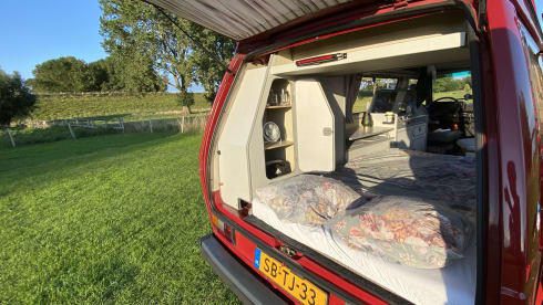 Club Joker – Retro Volkswagen T3 uit de 80's (4 slaapplaatsen)