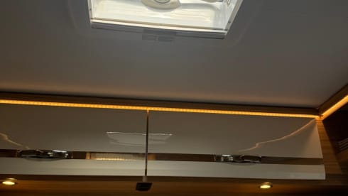 T6 – 2p Dethleffs semi-integrated from 2018