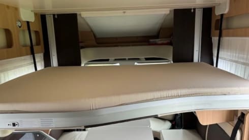 MC LOUIS MC4 281  – 4p McLouis semi-integrated uit 2022
