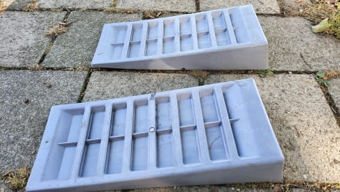 Very neat, luxurious and complete Chausson Allegro 68 with 4 sleeping places.