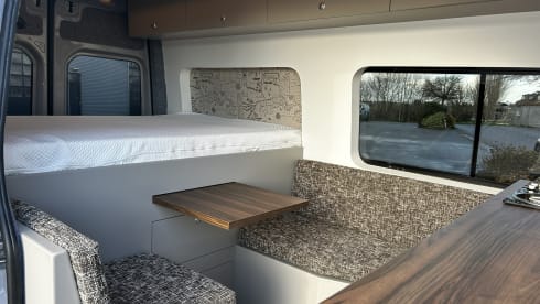 Time Out Campers – 2p Mercedes-Benz bus from 2010