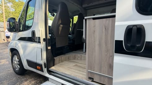 PEUGOUT – 4 berth Peugeot campervan from 2022