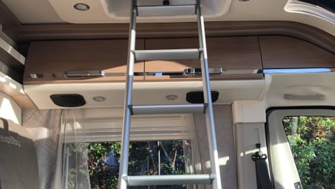 Exceptional 4 berth pop top family campervan from Malibu