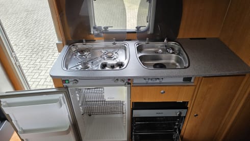 6p Dethleffs alcove uit 2006