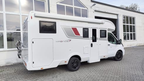 Bavarian Camper 2 – 5 people and still under 7m - the kronos 285TL.