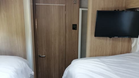 Ons Mieke...  – Rimor seal 695: Cozy mobile home with spacious bedroom.