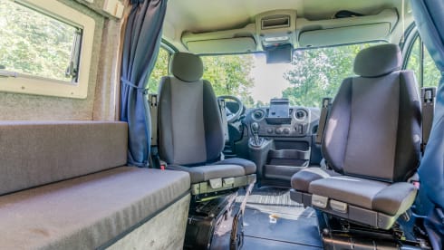 ORBIS – 2p Renault bus from 2018 Travel case built for convenience. none like this