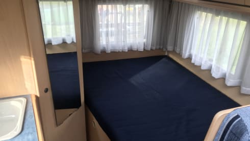 Neat 4 person camper