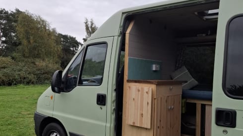 Betty Boxer – 3 berth Peugeot campervan from 2003