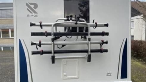 Rimor  – Very neat and beautiful 4-7 camper