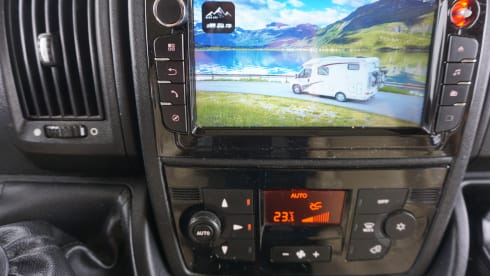 Kap – 4 person Hymer integrated with length beds!