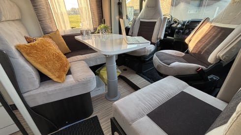 5p Benimar semi-integrated uit 2017