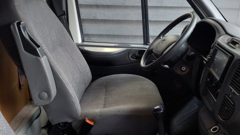 Heerlijke familie camper – 6p Ford alcove uit 2003