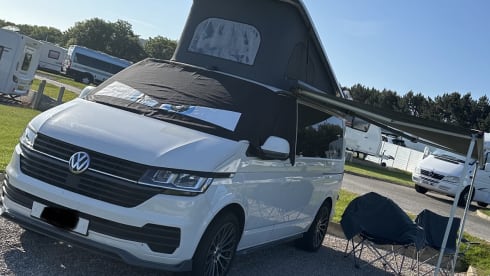 Olaf – Volkswagen campervan 2021, 4 berth, air awning available.