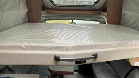 Carado T459 Automaat – Experience the freedom! Very spacious luxury - Queen bed - separate shower