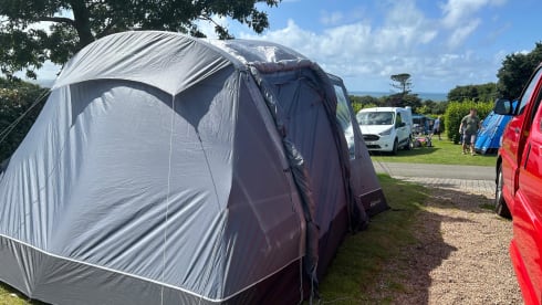 Dan – Toyota Hiace D4D 120 LWB campervan 