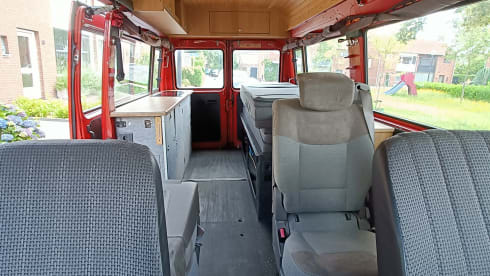 #Brutusss85 – 4p Mercedes-Benz bus from 1985