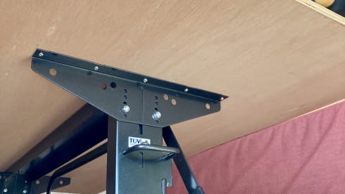 Blackie – 2p Ford bus from 2017