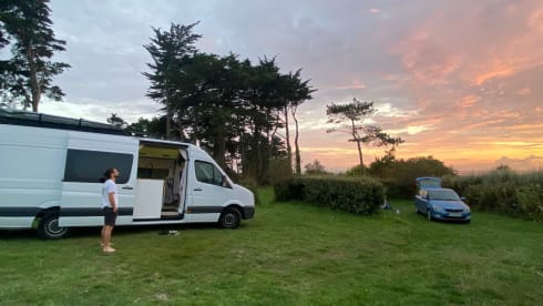 Unique, spacious campervan! (Available from mid-July!)