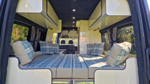 Dark night – 4 berth Volkswagen campervan from 2021